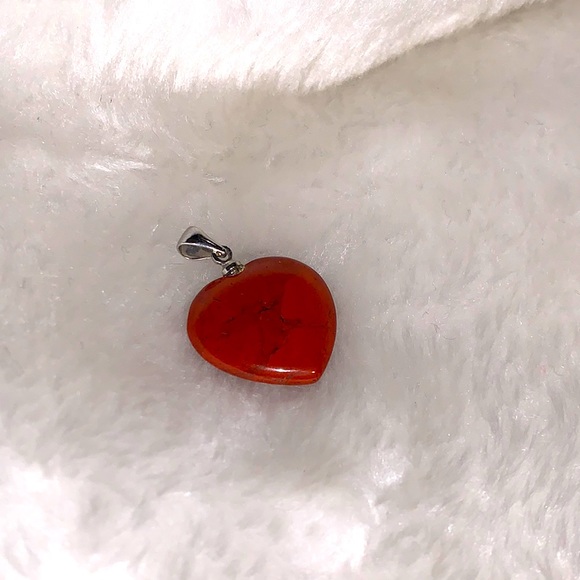 💝 Red Jasper Gemstone Heart Pendant - Picture 1 of 4
